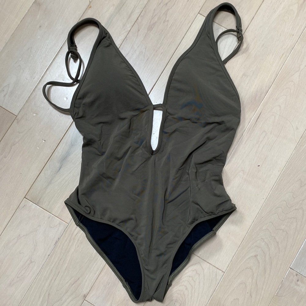 Jets Jessica Allen Australia olive swimsuit 10